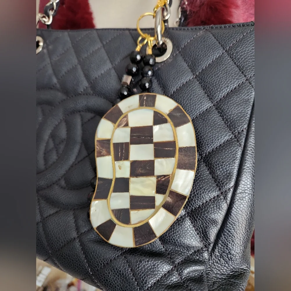 🦪Mother Of Pearl, Chrystals Checkered Pendant Bag Charm w/Goldtone Hardware - Picture 8 of 16
